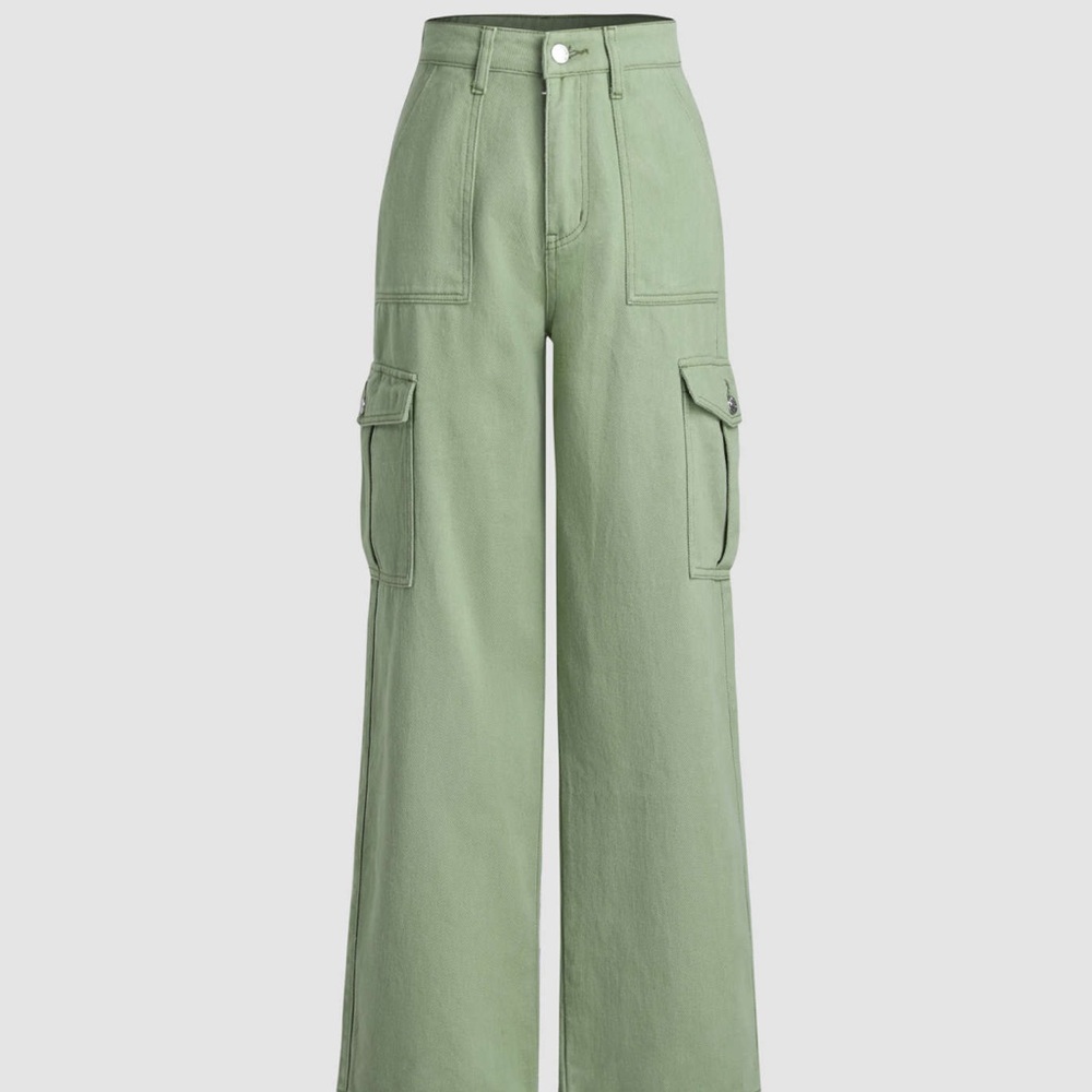 Green cargo pants